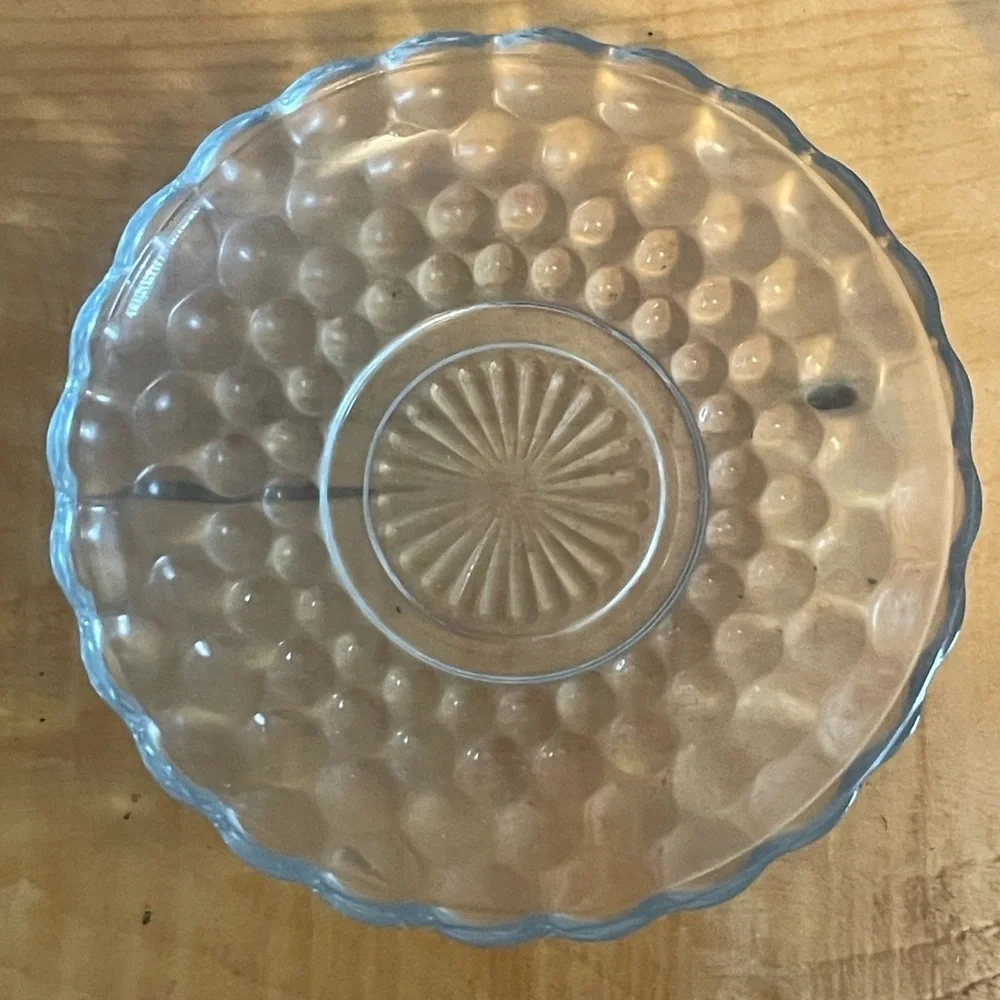 Vintage bubble glass teacup and saucer - Picture 4 of 5